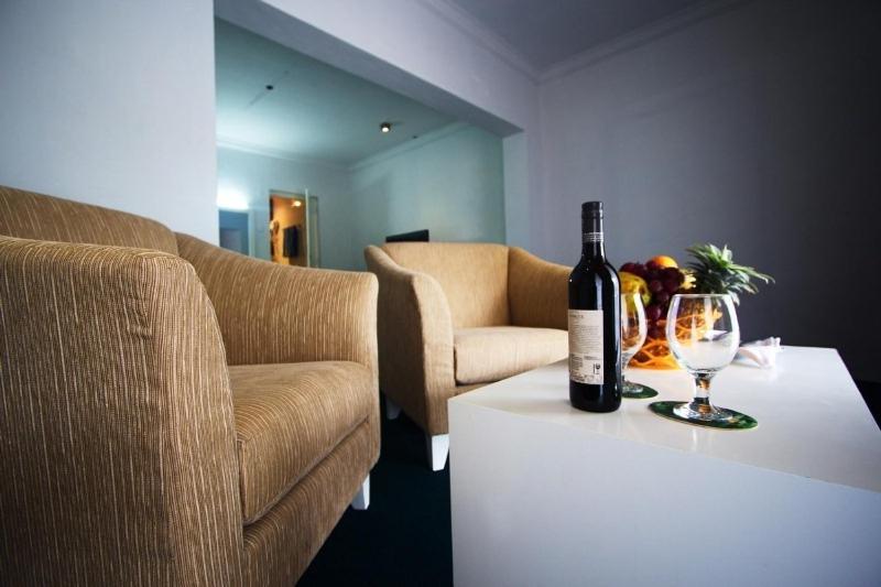 Kothmale Holiday Hotel Kandy Bagian luar foto